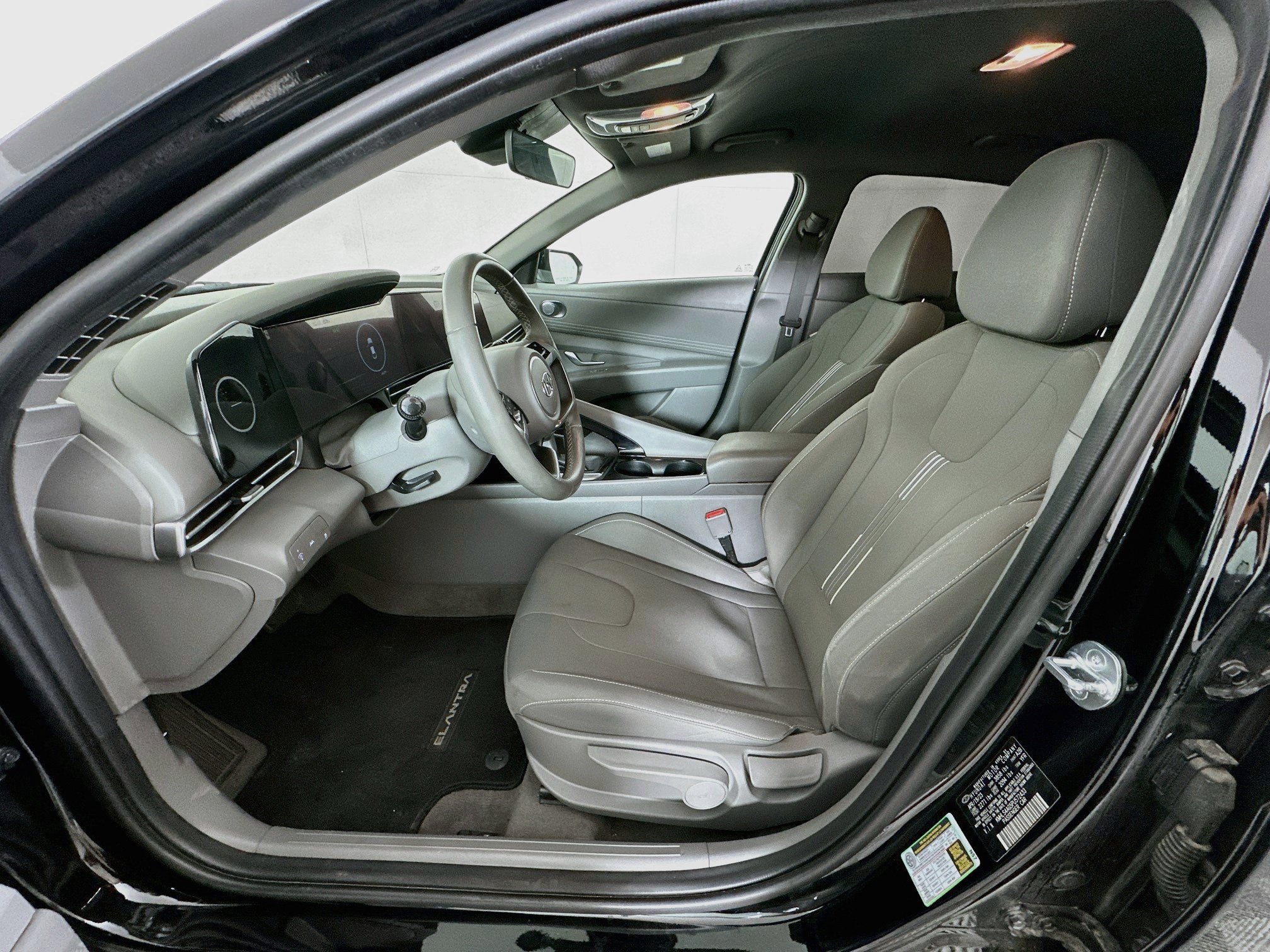 Used 2023 Hyundai Elantra SEL w/ Convenience Package FWD image 13