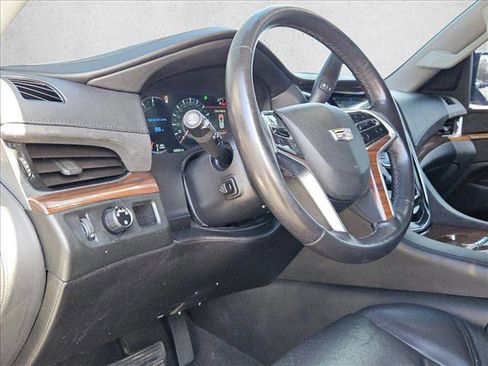 Used 2020 Cadillac Escalade 2WD image 10
