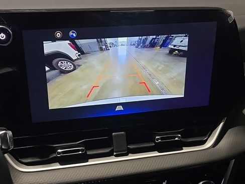 Used 2025 Chevrolet Equinox LT w/ Midnight Edition FWD image 17