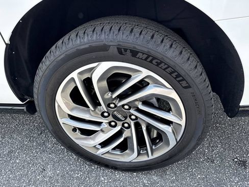 Used 2025 Lincoln Navigator L Reserve AWD/4WD image 21