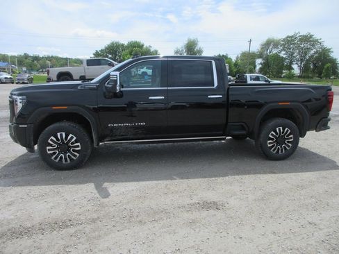 New 2026 GMC Sierra 3500 Denali Ultimate AWD/4WD image 9