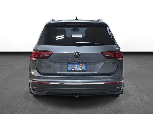 Used 2022 Volkswagen Tiguan SE image 6