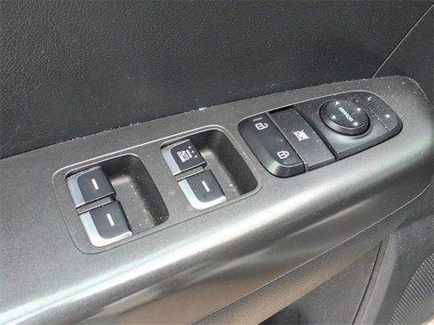 Used 2018 Kia Sportage LX image 19