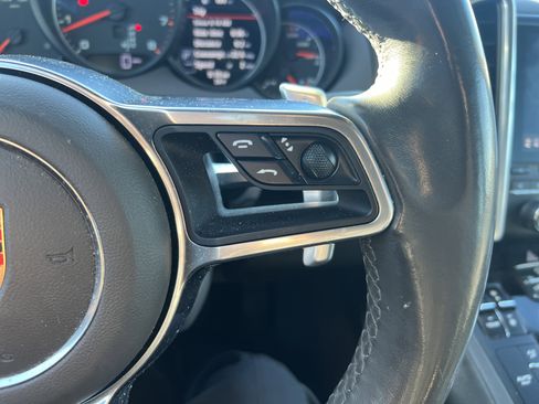 Used 2018 Porsche Cayenne Platinum Edition image 20