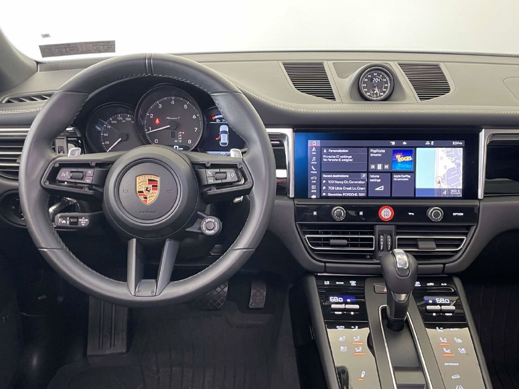 Certified 2025 Porsche Macan Turbo AWD/4WD image 27