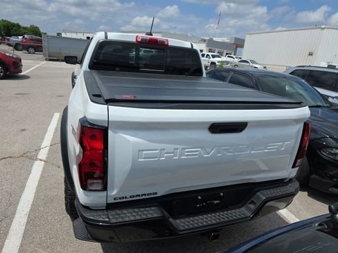 Used 2025 Chevrolet Colorado Trail Boss AWD/4WD image 4