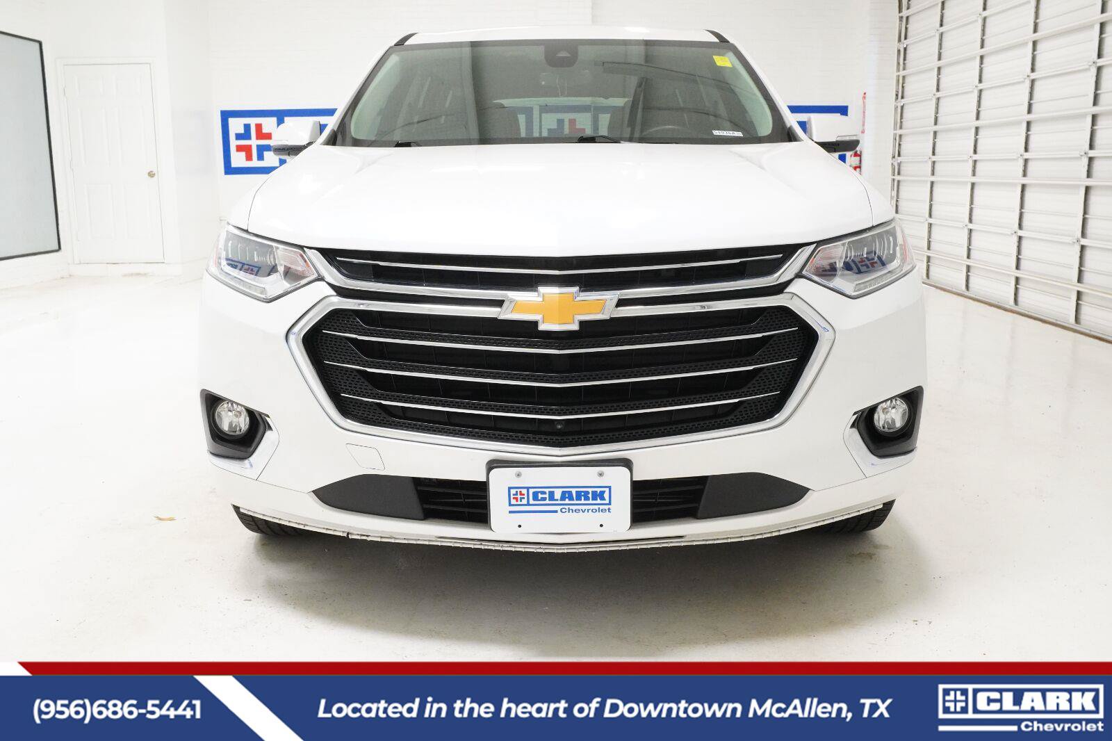 Used 2018 Chevrolet Traverse Premier w/ Driver Confidence II Package FWD image 3