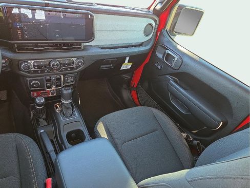 New 2025 Jeep Gladiator Willys image 12