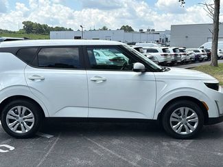 Used 2025 Kia Soul LX FWD video 2