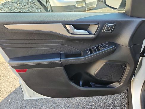 Used 2022 Ford Escape SEL w/ Technology Package AWD/4WD image 12