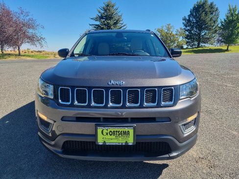 Used 2018 Jeep Compass Sport AWD/4WD image 2