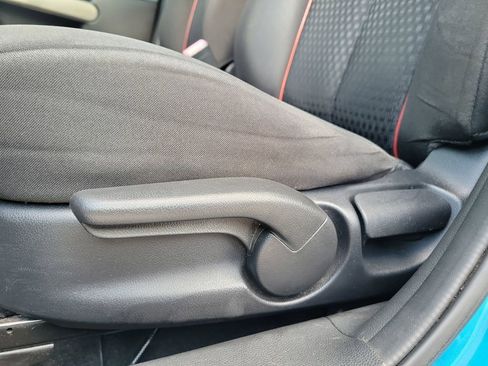 Used 2011 MAZDA MAZDA2 Touring FWD image 21