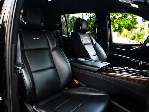 Used 2021 Cadillac Escalade ESV Luxury RWD image 25