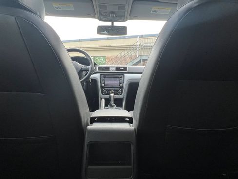 Used 2012 Volkswagen Passat TDI SE FWD image 31