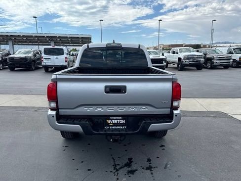 Used 2019 Toyota Tacoma TRD Off-Road w/ Technology Package AWD/4WD image 8
