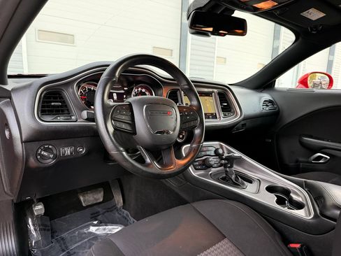 Used 2022 Dodge Challenger GT RWD image 19
