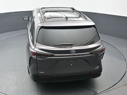 Certified 2024 Toyota Sienna LE w/ LE Plus Package image 44