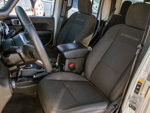 Used 2023 Jeep Gladiator Overland image 13