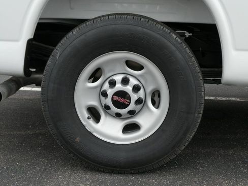 New 2025 GMC Savana 3500 w/ Driver Convenience Package RWD image 19