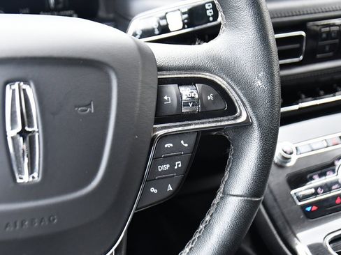 Used 2022 Lincoln Nautilus AWD w/ Premium Package image 32