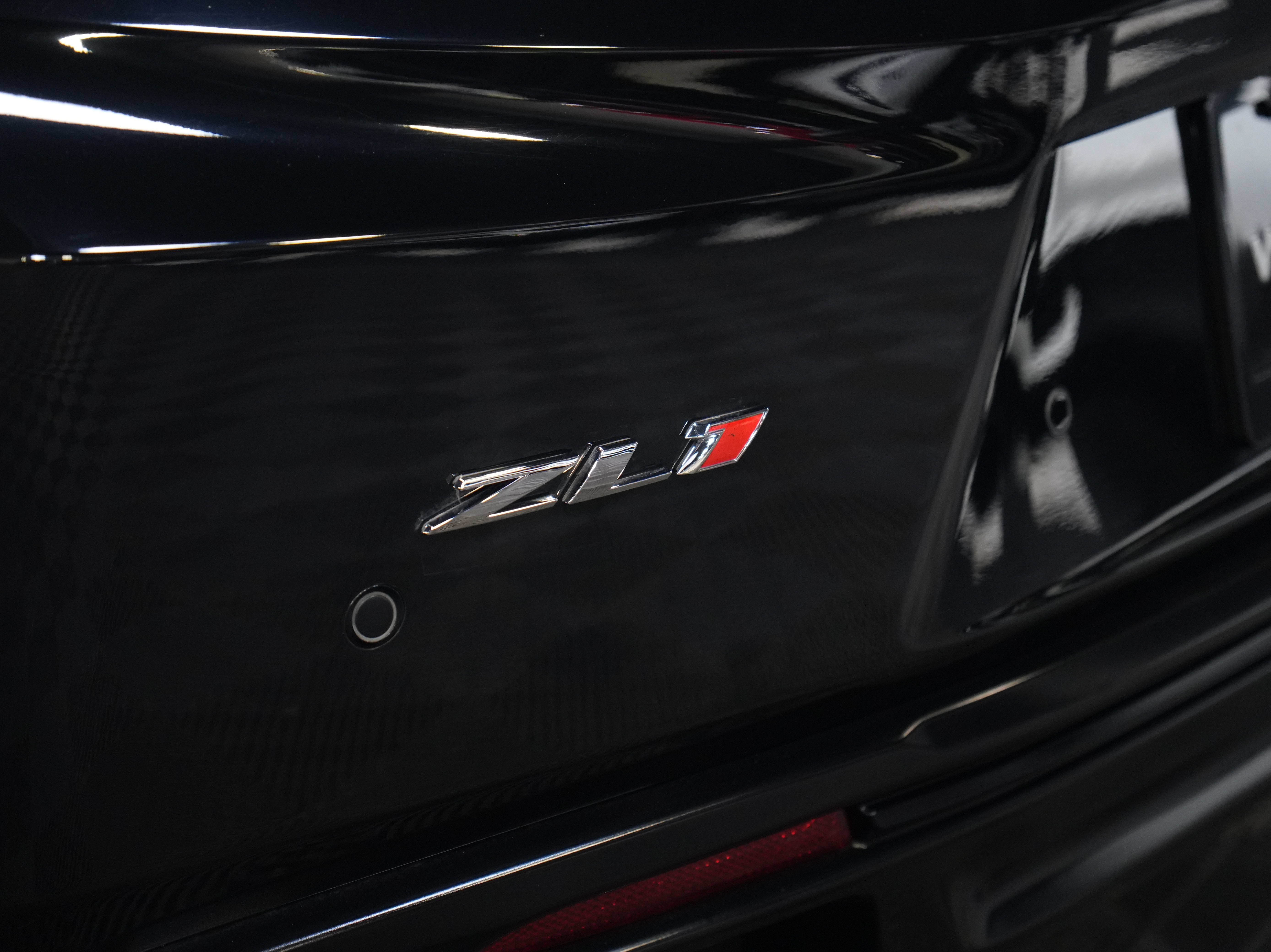Used 2018 Chevrolet Camaro ZL1 RWD image 19