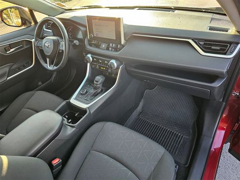 Used 2024 Toyota RAV4 XLE w/ Convenience Package image 11