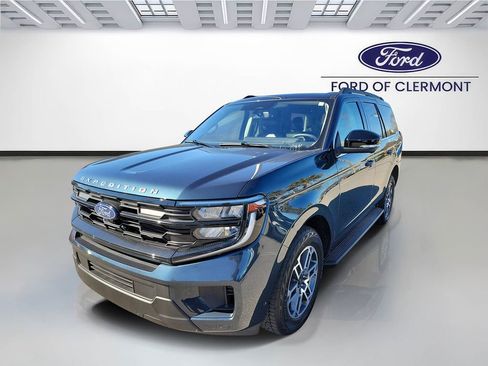 Used 2025 Ford Expedition Active image 2