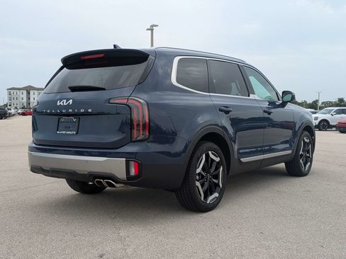 Certified 2025 Kia Telluride EX FWD image 5