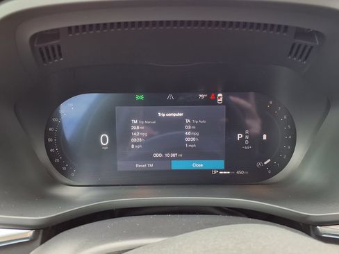Certified 2025 Volvo XC60 B5 Plus AWD/4WD image 34