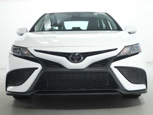 Used 2023 Toyota Camry SE AWD/4WD image 5