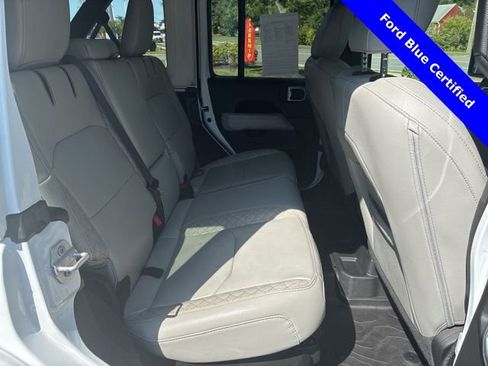 Used 2022 Jeep Wrangler Unlimited Sahara image 25