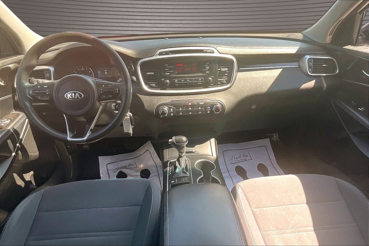 Used 2016 Kia Sorento L FWD image 7