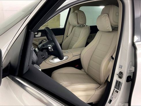 New 2026 Mercedes-Benz GLS 450 4MATIC image 9