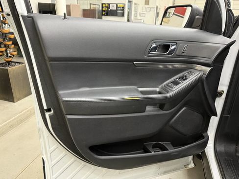 Used 2017 Ford Explorer 4WD Police Interceptor image 9