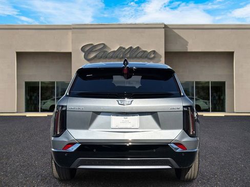 New 2026 Cadillac Optiq Luxury 2 image 4