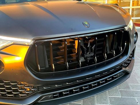 Used 2017 Maserati Levante image 29