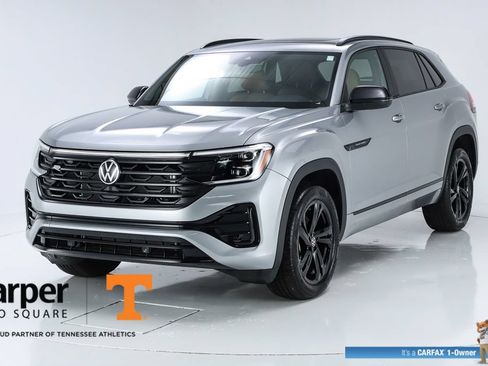 Used 2025 Volkswagen Atlas Cross Sport SEL R-Line AWD/4WD image 40
