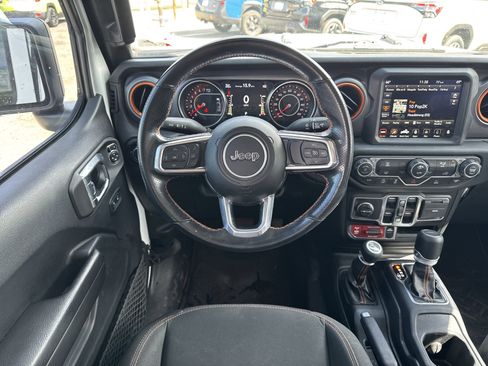 Used 2021 Jeep Gladiator Mojave image 11