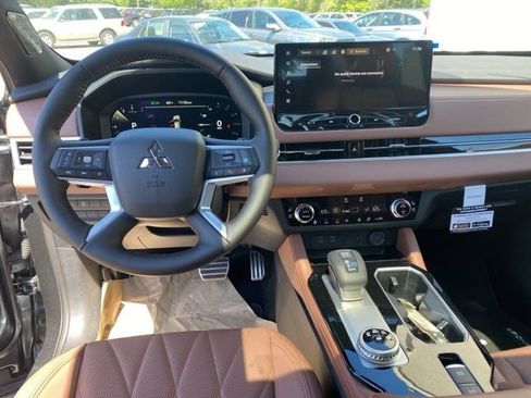 New 2026 Mitsubishi Outlander SEL FWD image 8