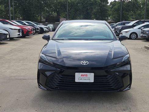 Used 2025 Toyota Camry LE FWD image 10
