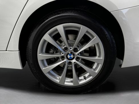 Used 2017 BMW 320i Sedan image 42