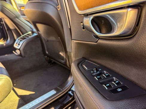 Used 2022 Volvo S90 B6 Momentum AWD/4WD image 31