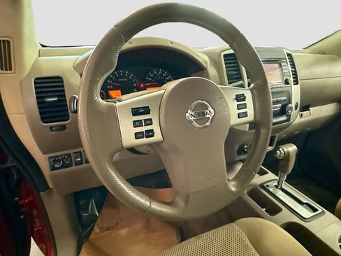 Used 2018 Nissan Frontier SV image 12