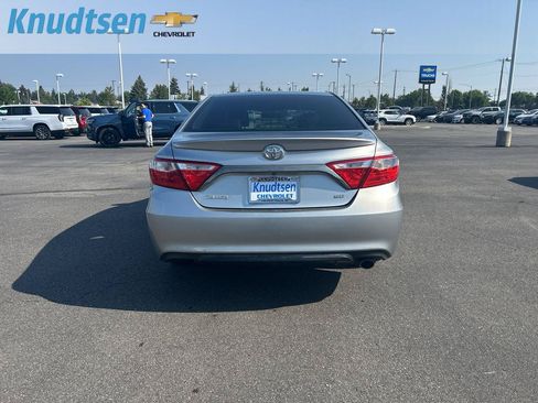 Used 2015 Toyota Camry SE FWD image 10