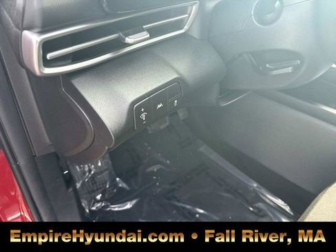 Used 2023 Hyundai Elantra SEL w/ Convenience Package image 18