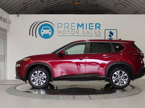 Used 2023 Nissan Rogue SV FWD image 4