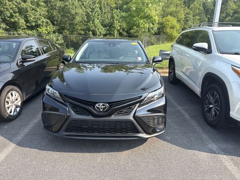 Used 2024 Toyota Camry SE FWD image 2