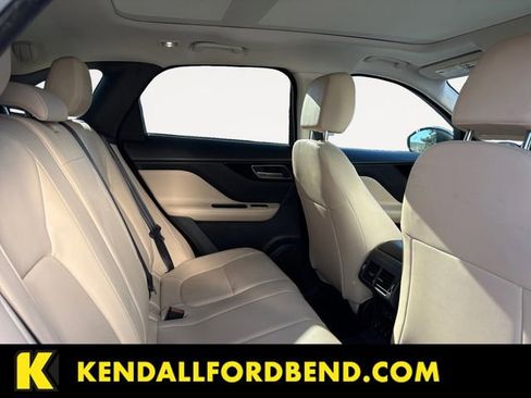 Used 2017 Jaguar F-PACE Premium image 13
