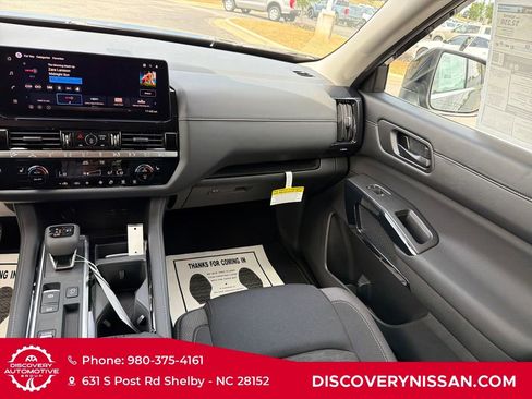 New 2026 Nissan Pathfinder SV FWD image 32