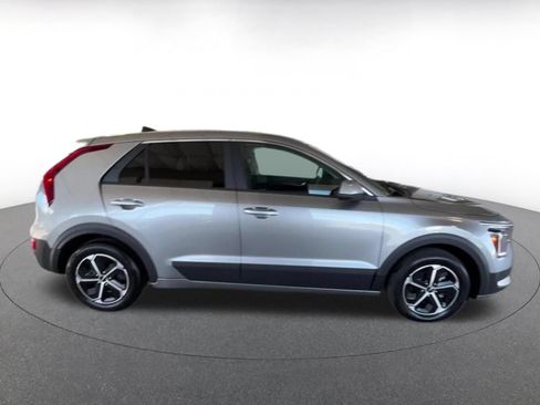 Used 2026 Kia Niro LX FWD image 16
